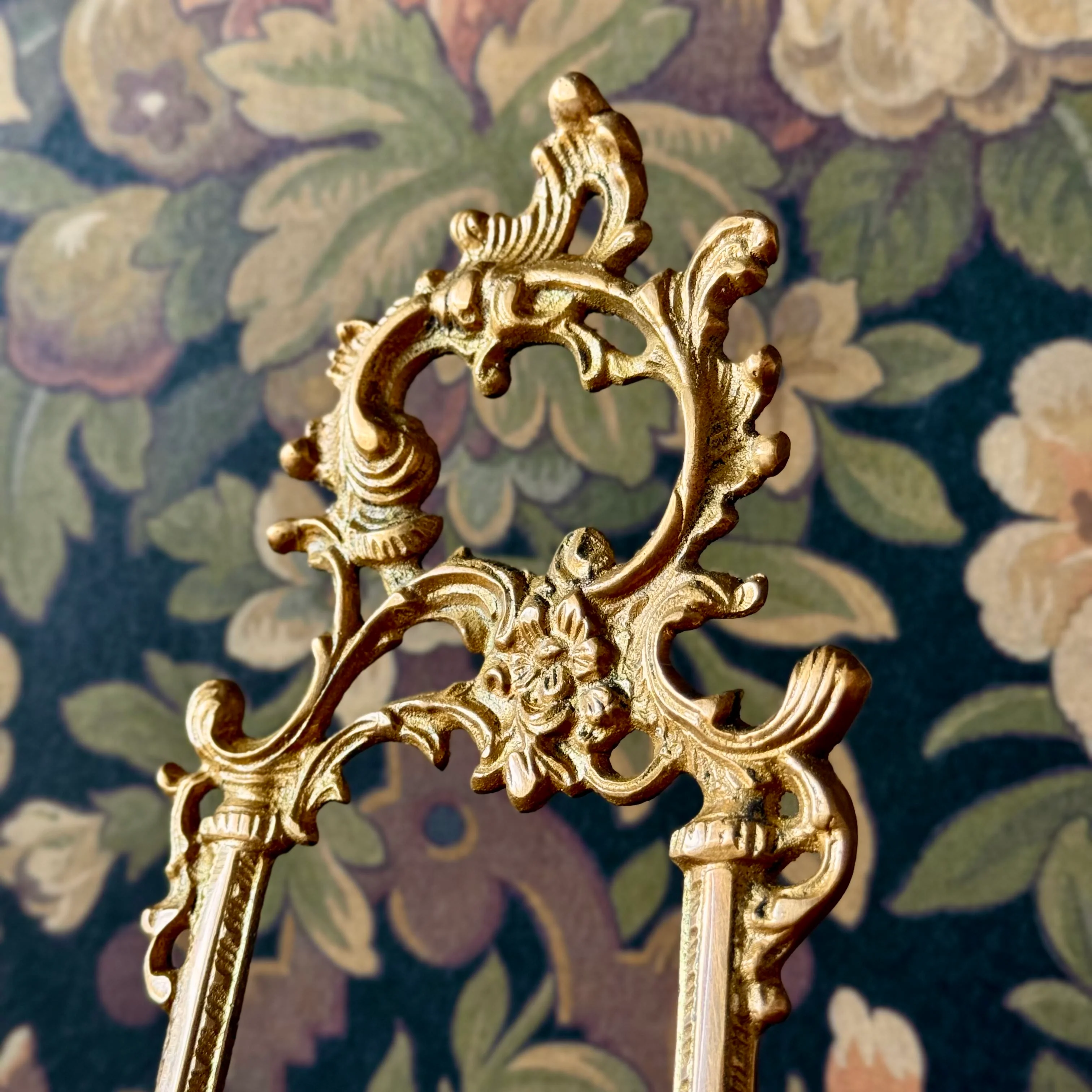 Antiqued Victorian Brass Easel - Image 3