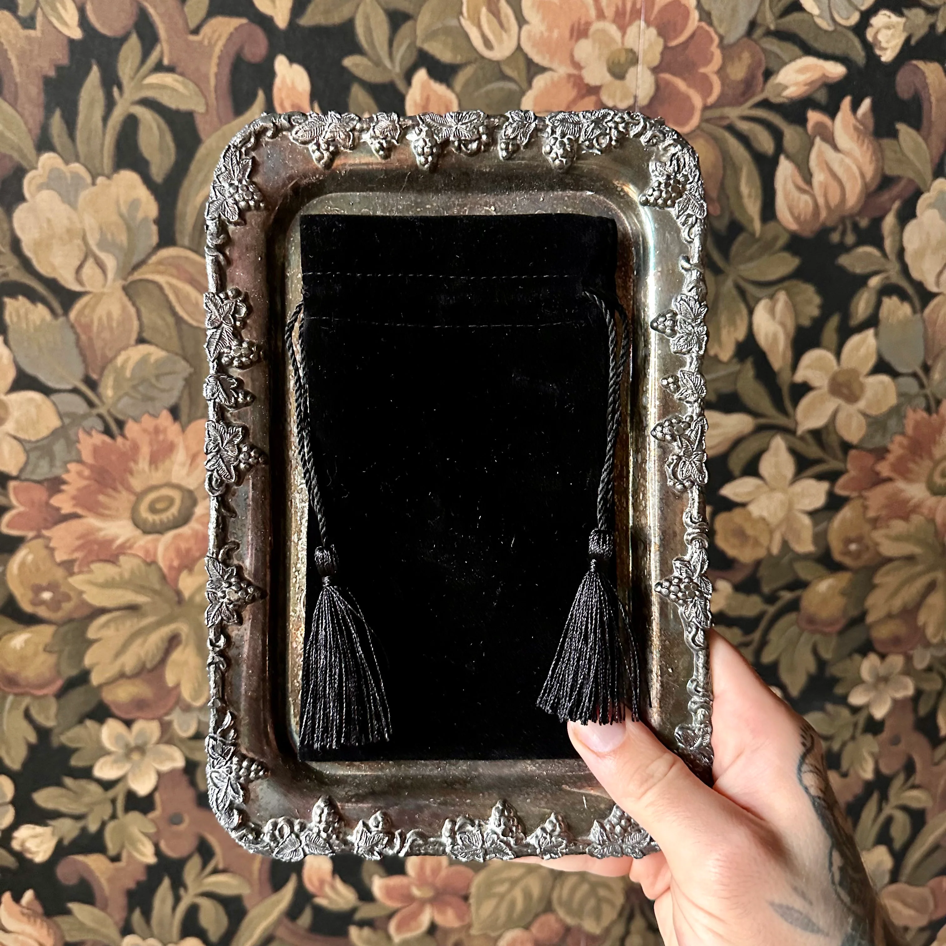 Velvet Crystal Pouch - Image 4