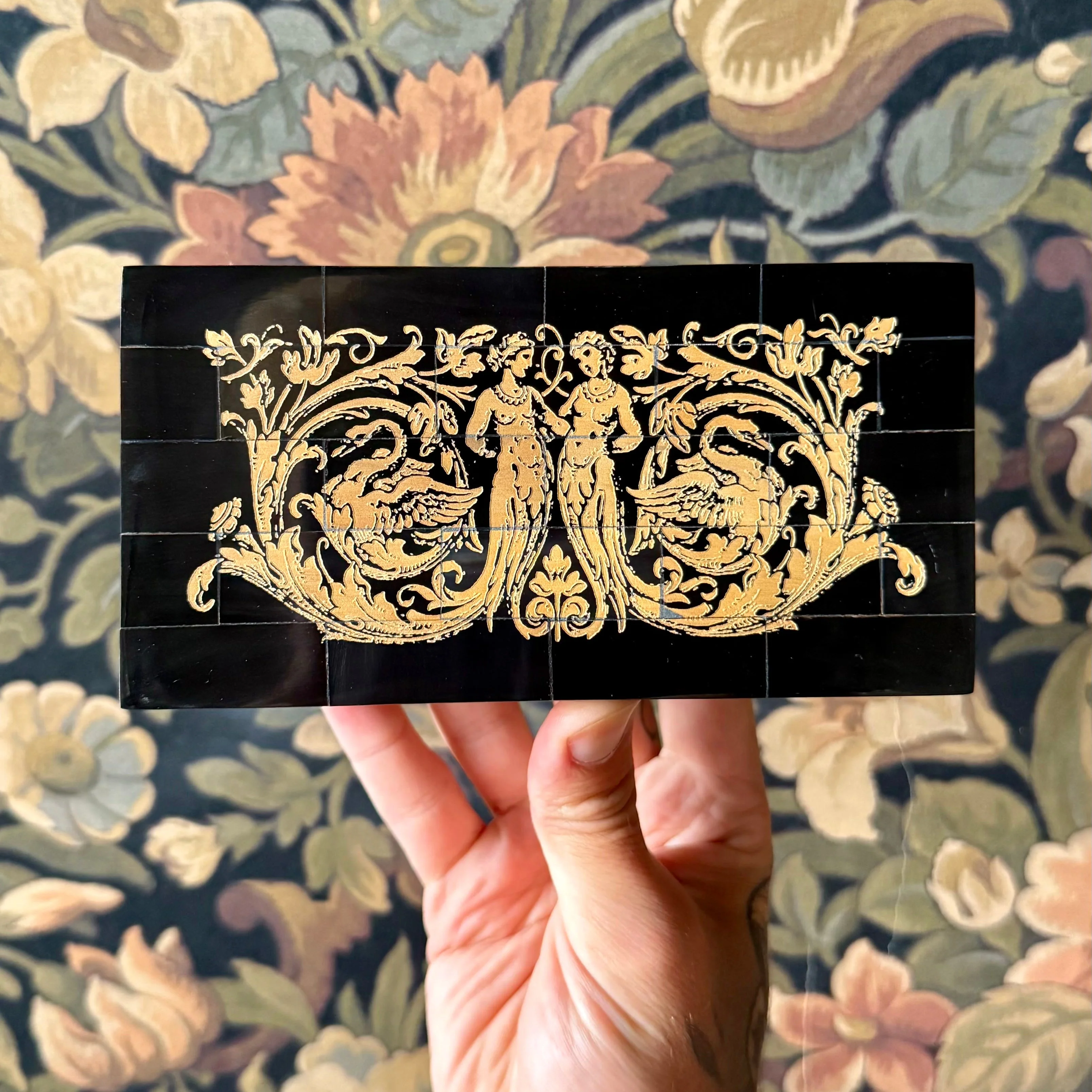 Twin Mermaids Black Horn Box - Image 3